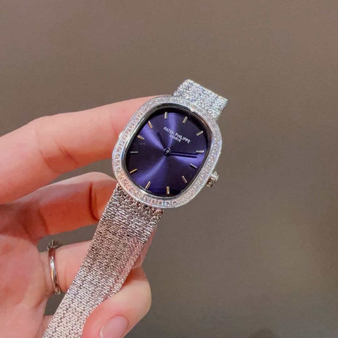 Replica Patek Philippe Quartz Movement Watch 32mm